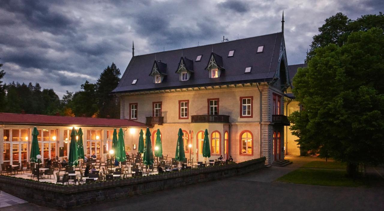 Hotel Mezni Louka Грженско Екстер'єр фото