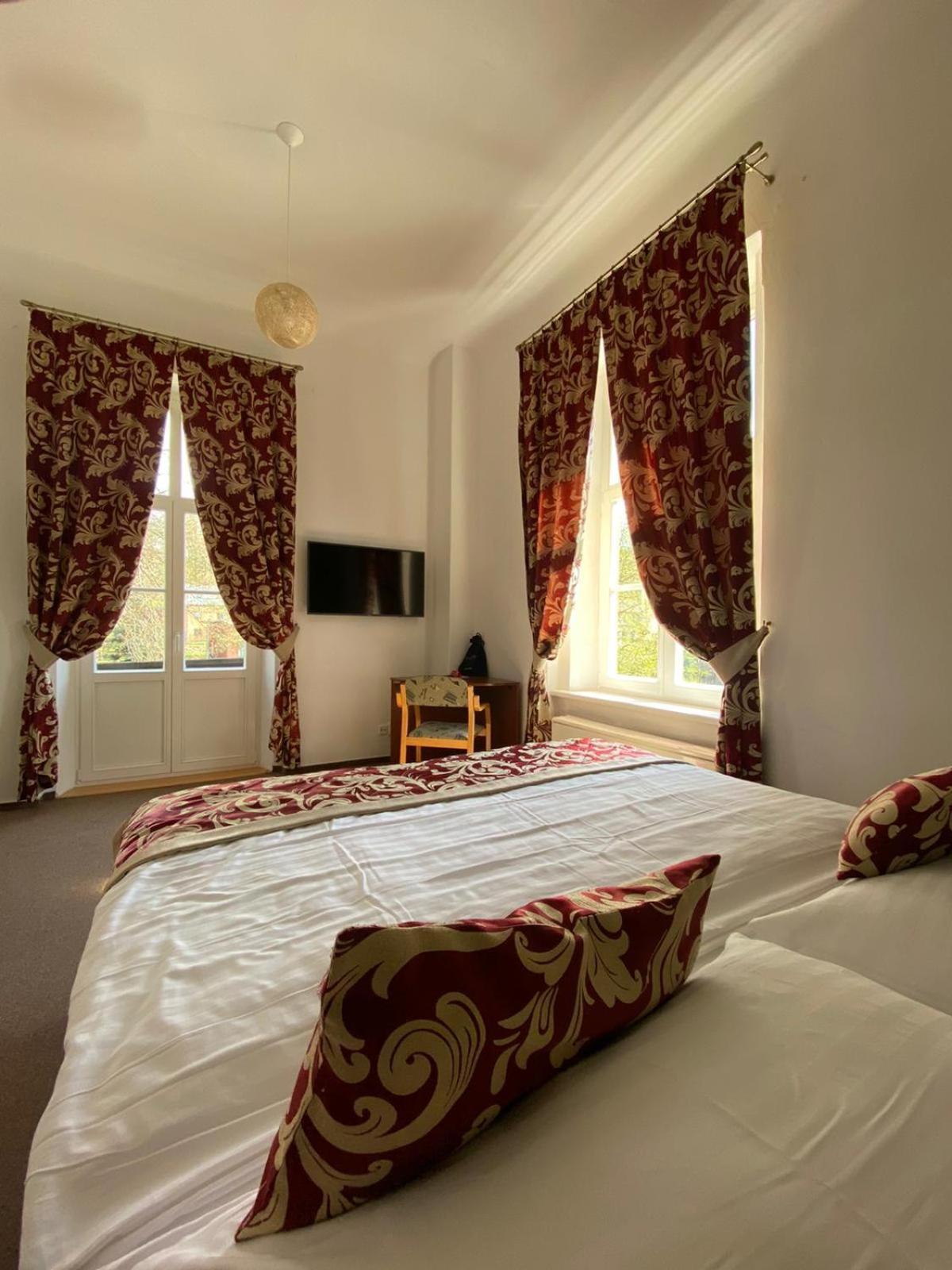 Hotel Mezni Louka Грженско Номер фото