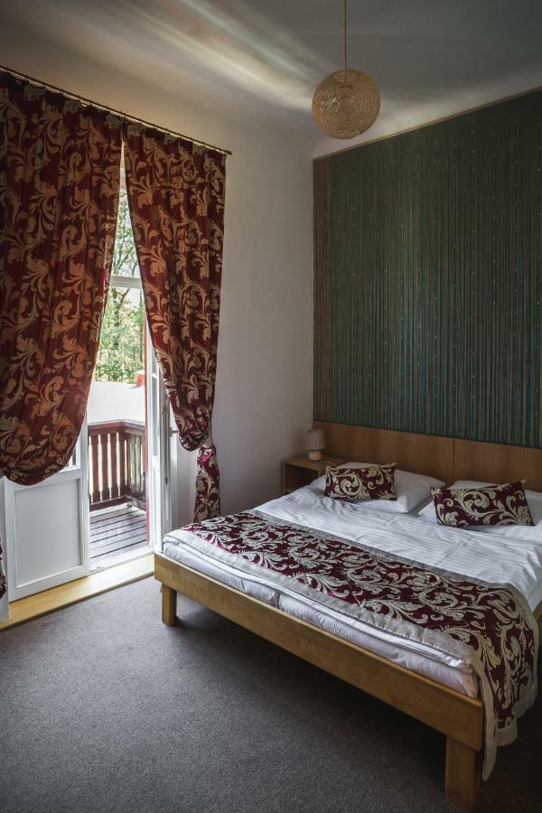 Hotel Mezni Louka Грженско Екстер'єр фото